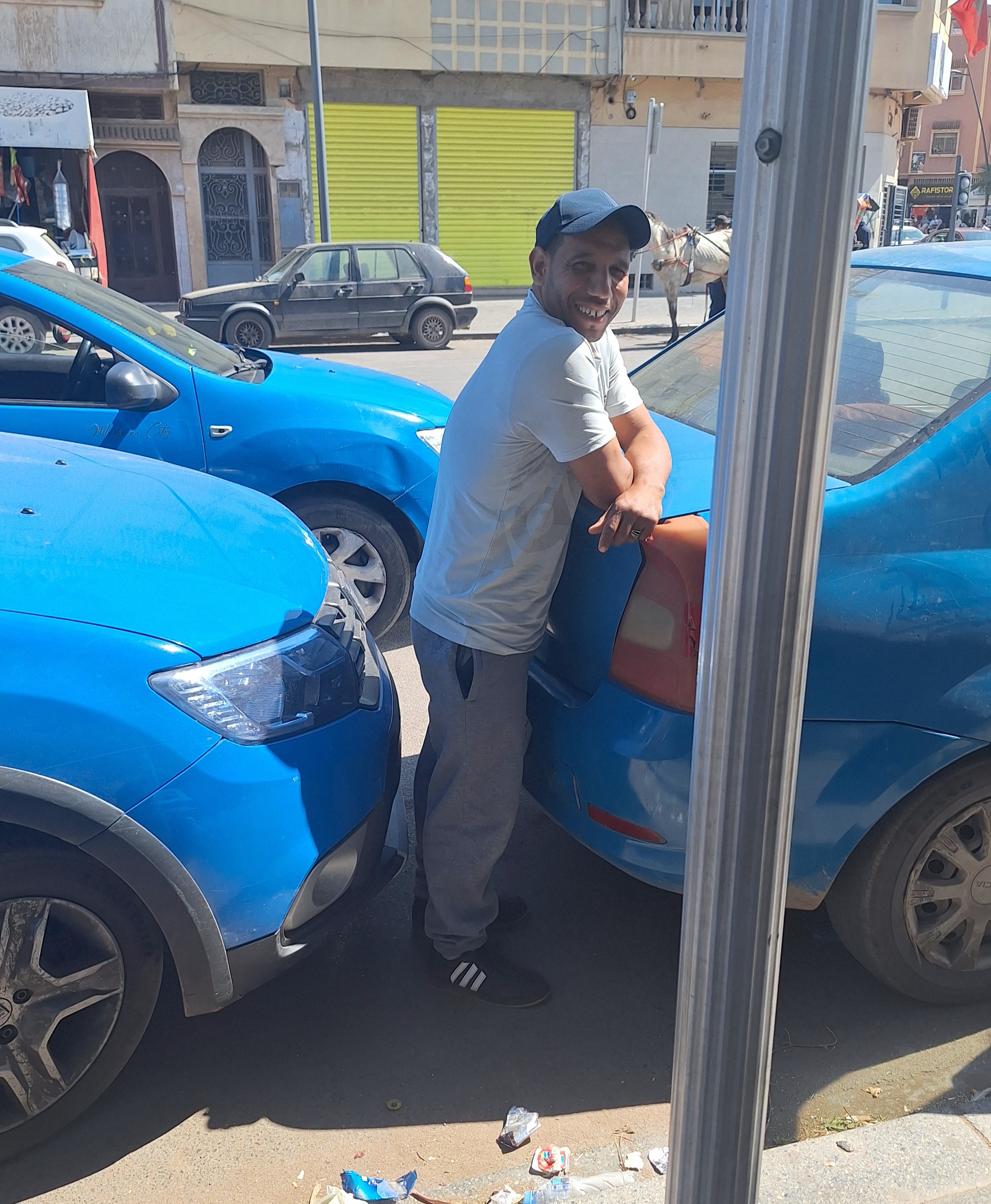 صورة السائق عبد الواحد